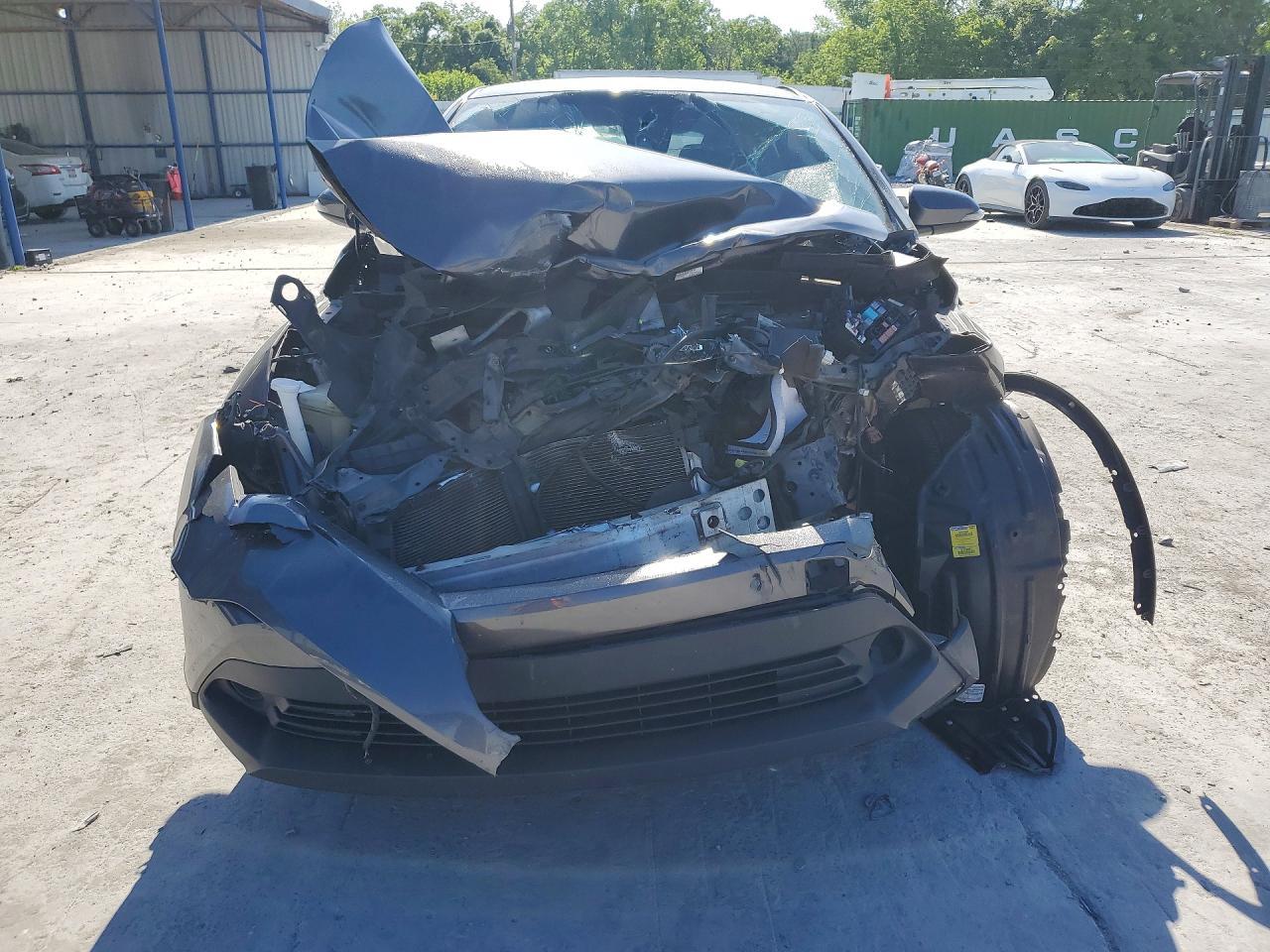 2019 Toyota C-Hr Xle - Image 5