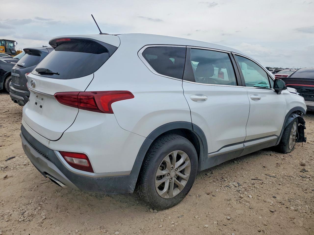 2020 Hyundai Santa Fe Se - Фото 3