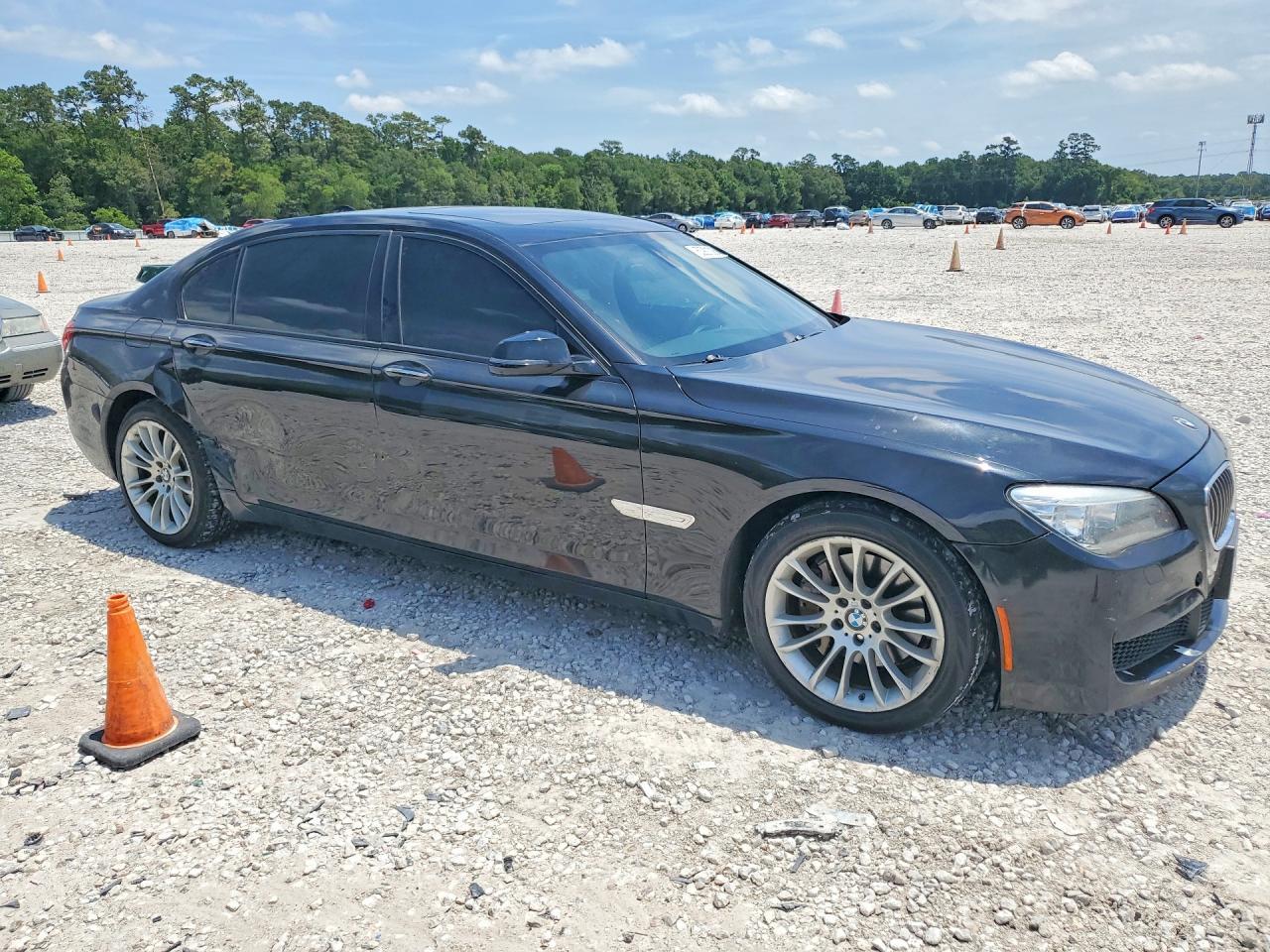 2015 BMW 740 Li - Фото 4