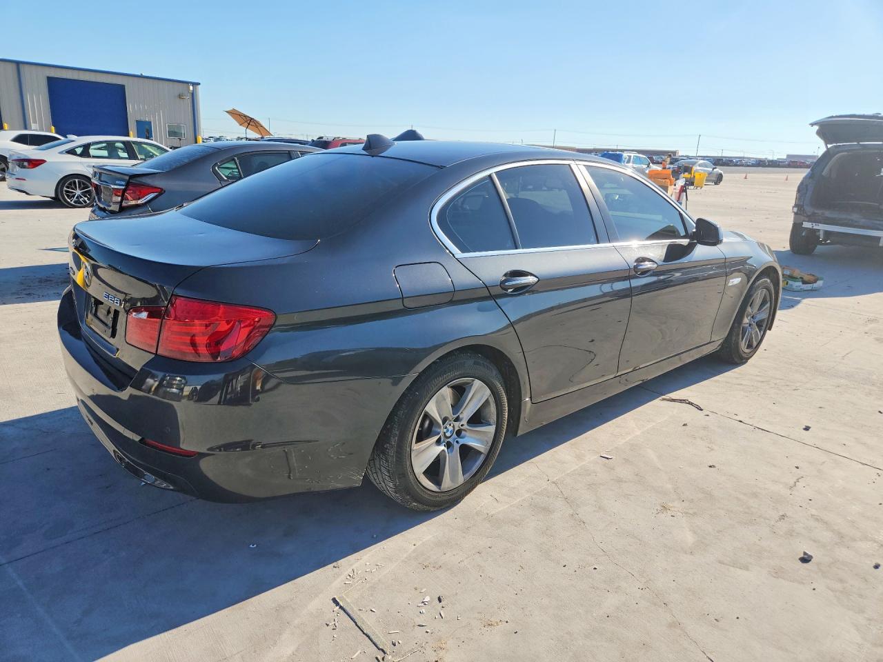 2013 BMW 528 Xi - Image 3