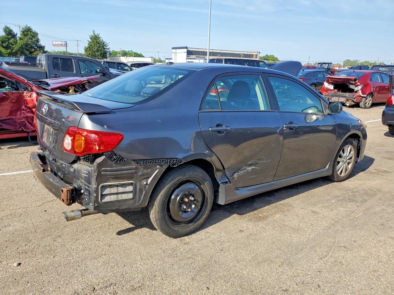 2010 Toyota Corolla S - Фото 3
