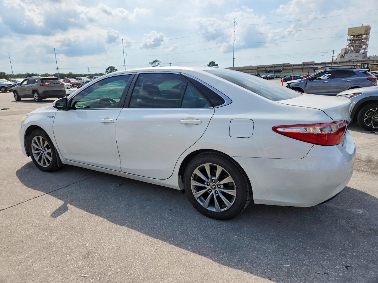 2015 Toyota Camry Hybrid Xle - Фото 2