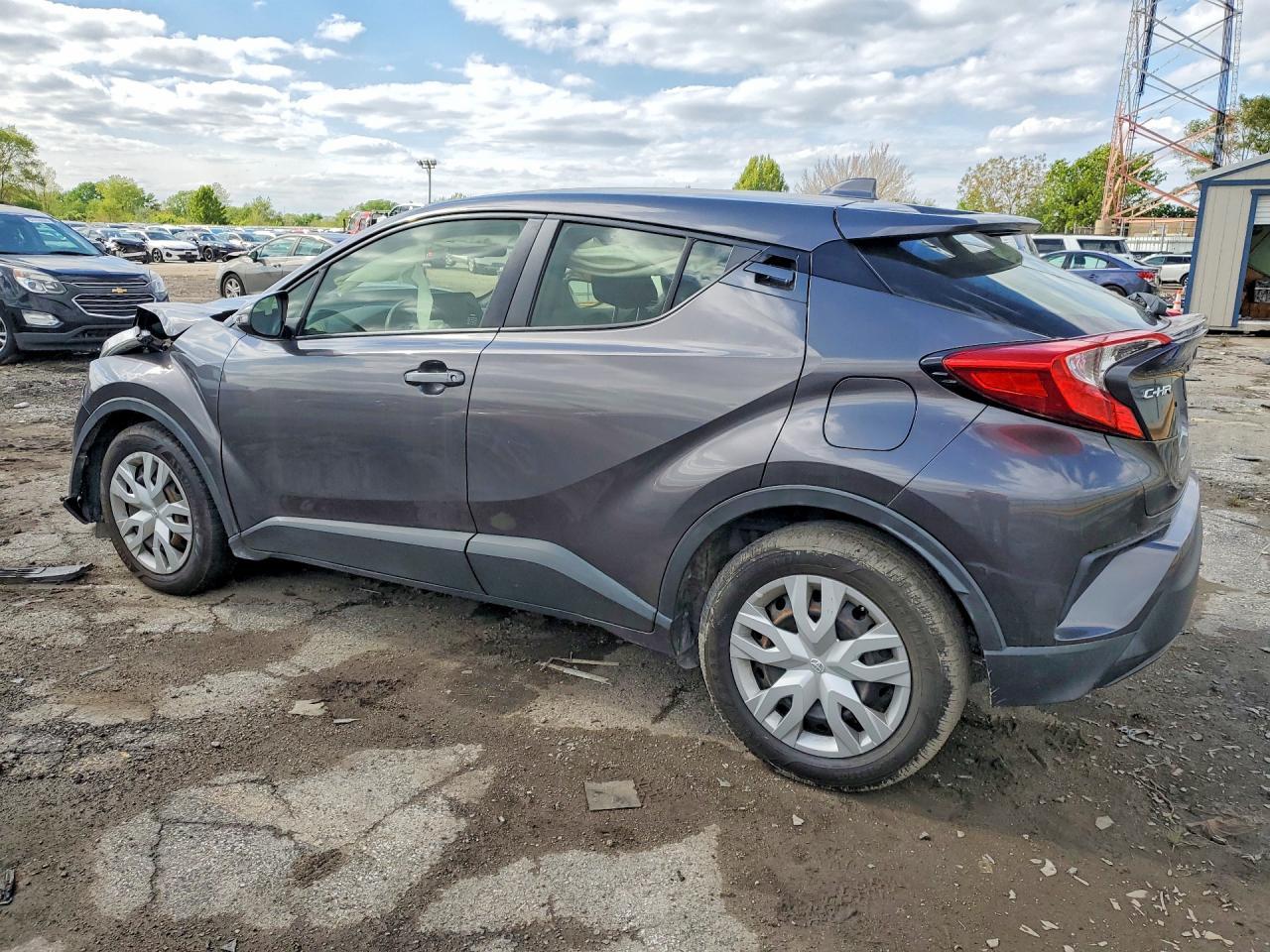 2019 Toyota C-Hr Le - Фото 2