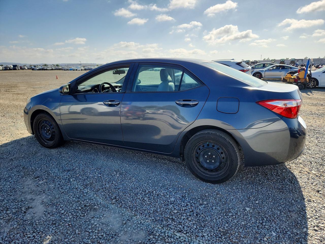 2014 Toyota Corolla Le - Фото 2