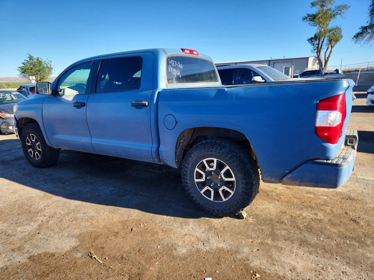 2017 Toyota Tundra Sr5 - Фото 2
