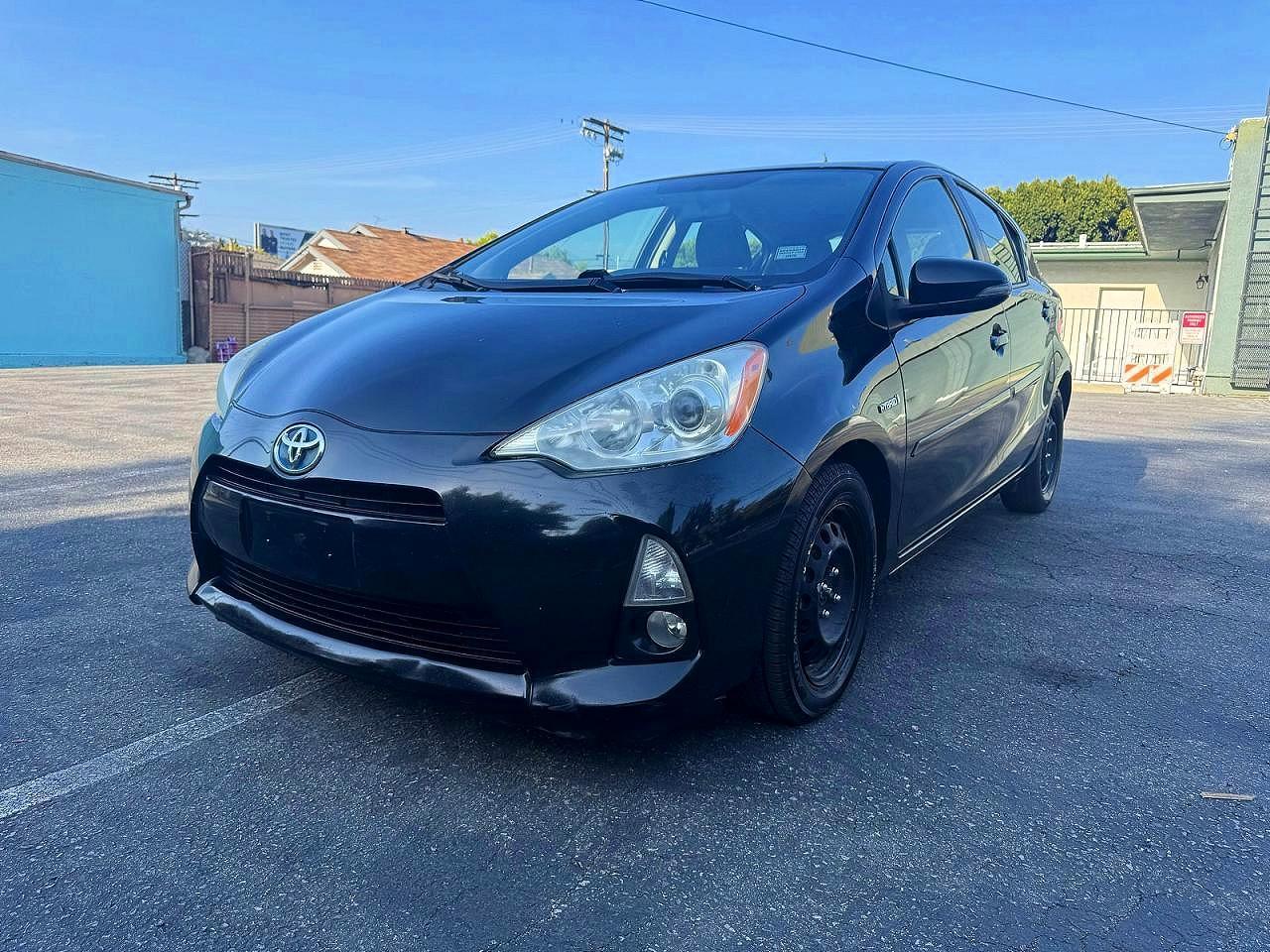 2013 Toyota Prius C Three - Фото 2