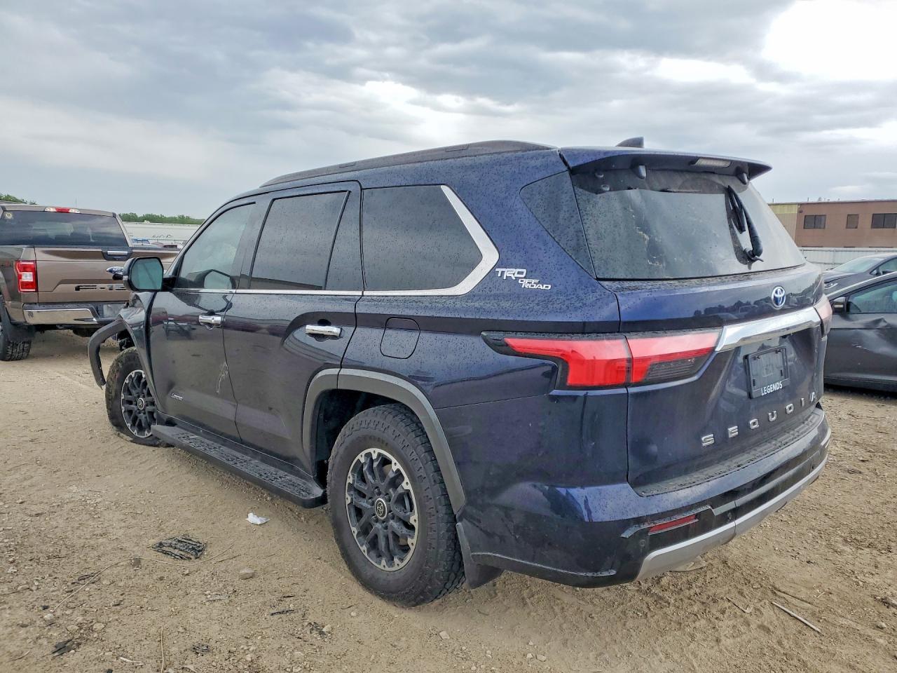 2023 Toyota Sequoia Limited - Фото 2