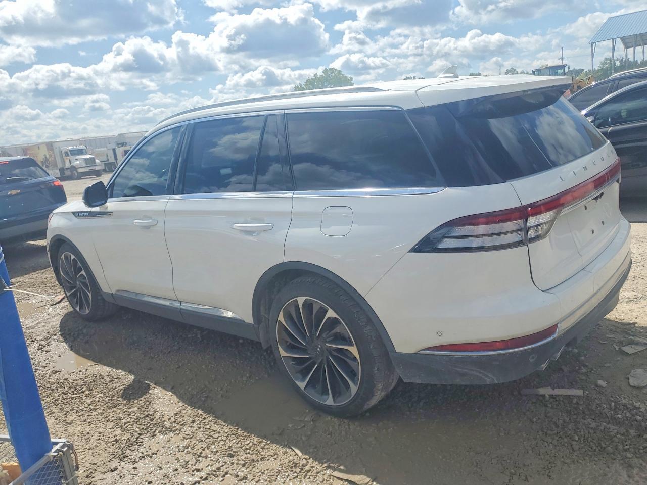 2020 Lincoln Aviator Reserve - Image 2