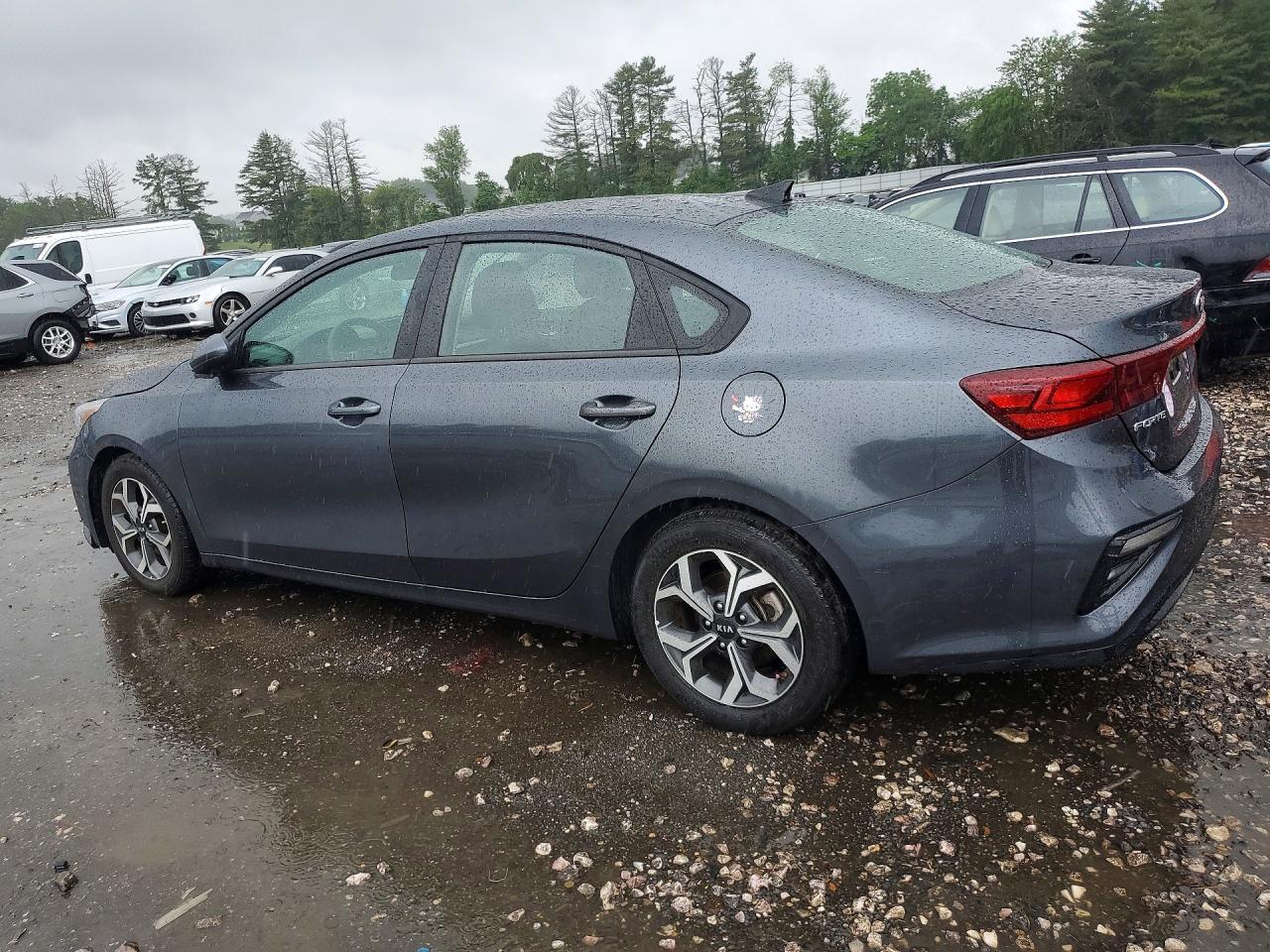 2021 Kia Forte Lxs - Фото 2
