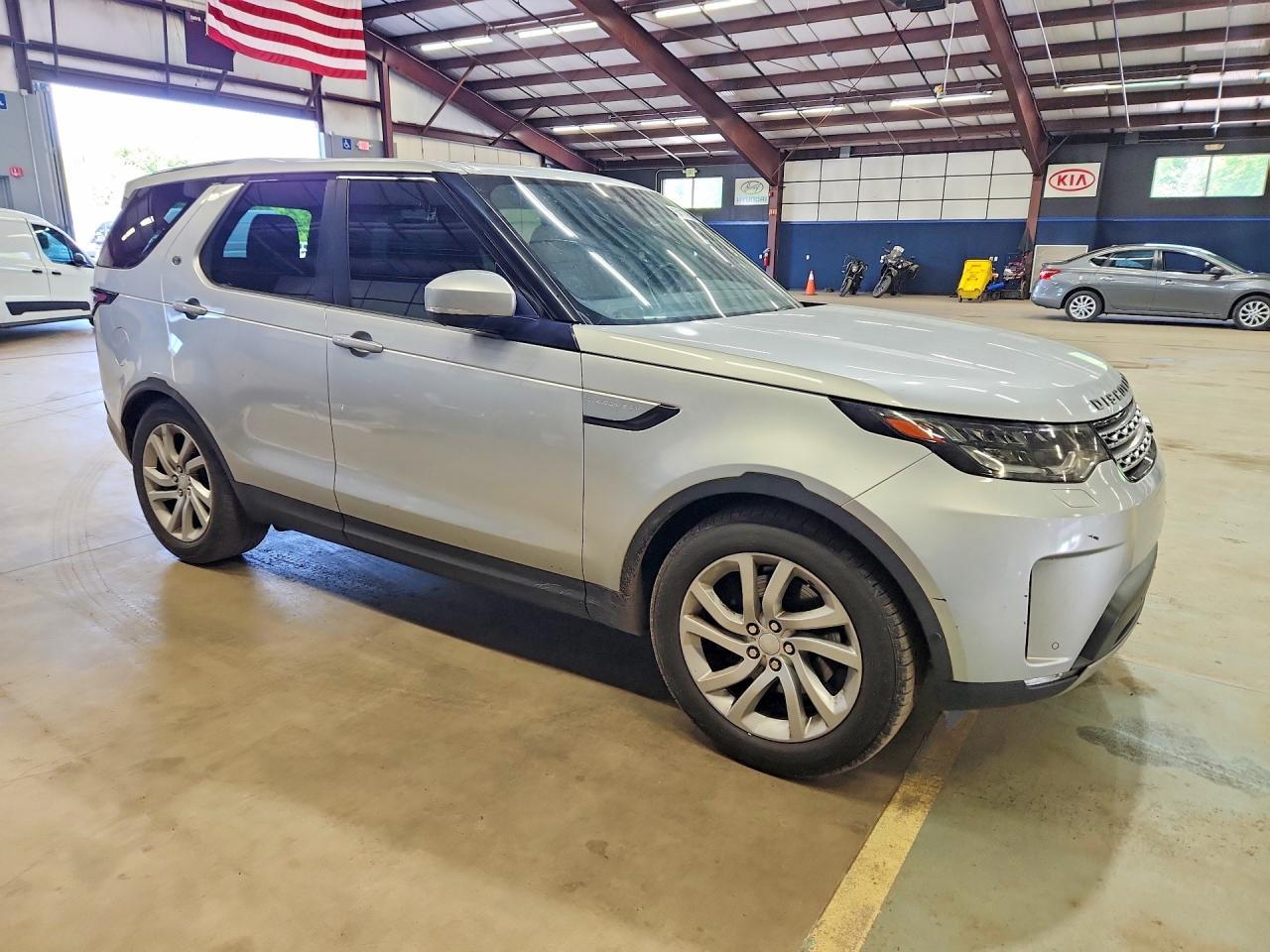 2017 Land Rover Discovery Hse - Image 4