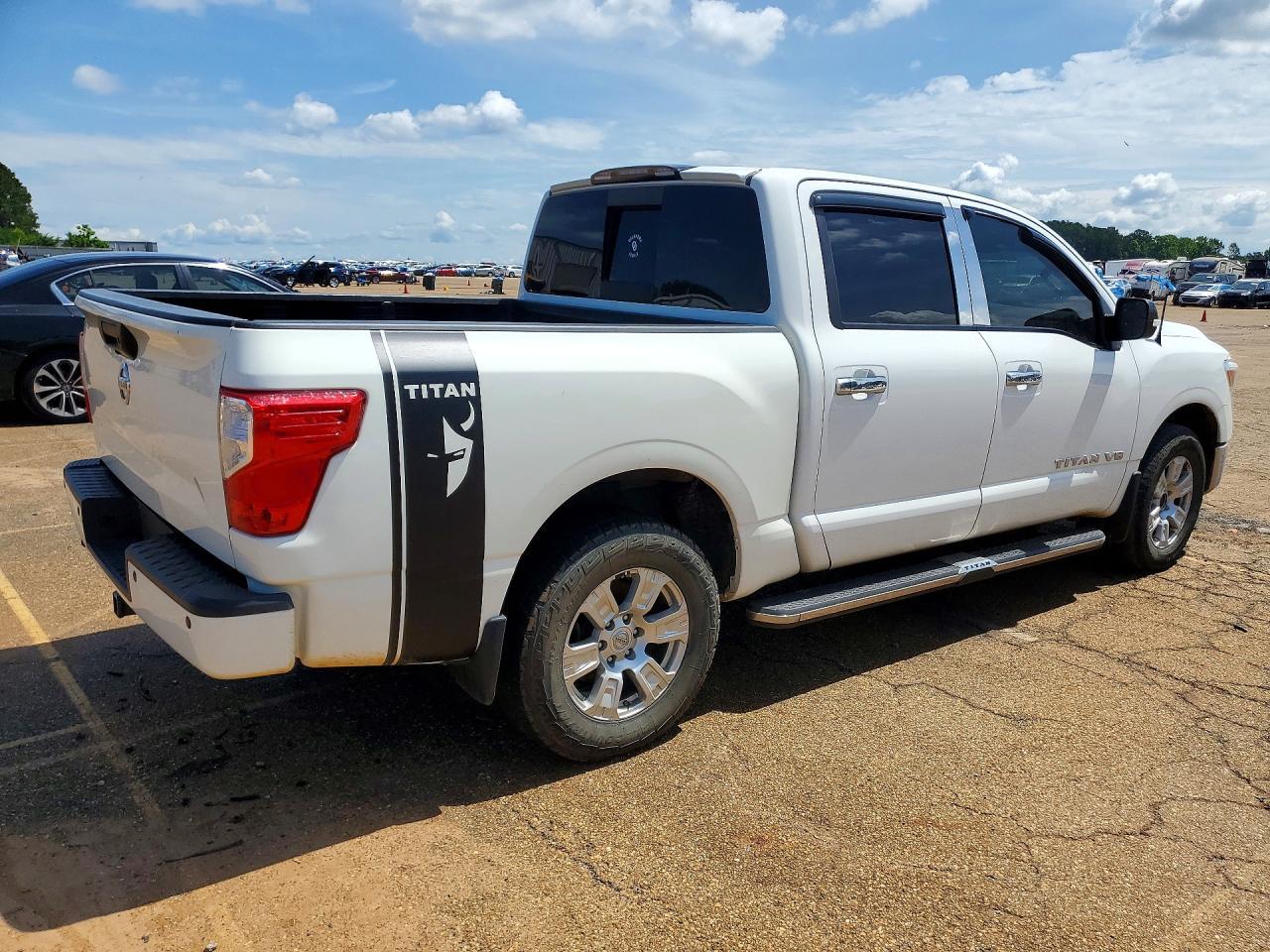 2018 Nissan Titan - Фото 3