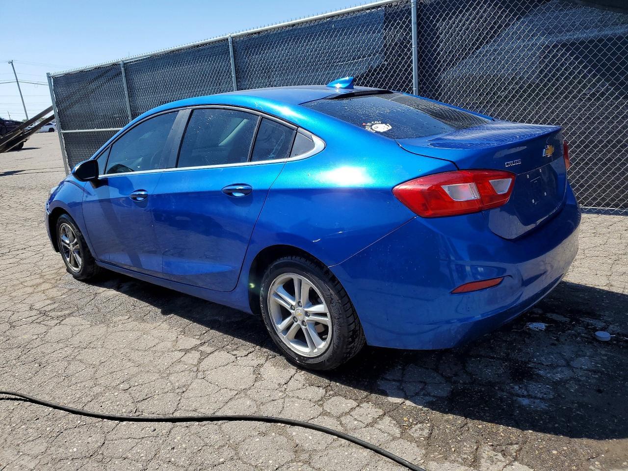 2017 Chevrolet Cruze Lt - Фото 2