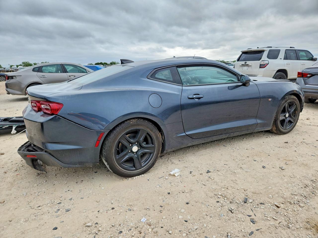2023 Chevrolet Camaro Ls - Фото 3