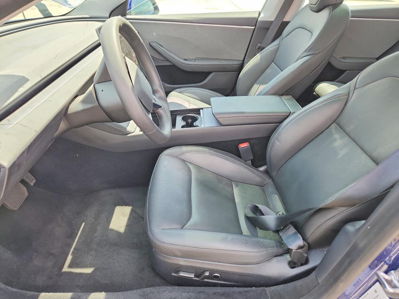 2025 Tesla Model 3 - Image 7