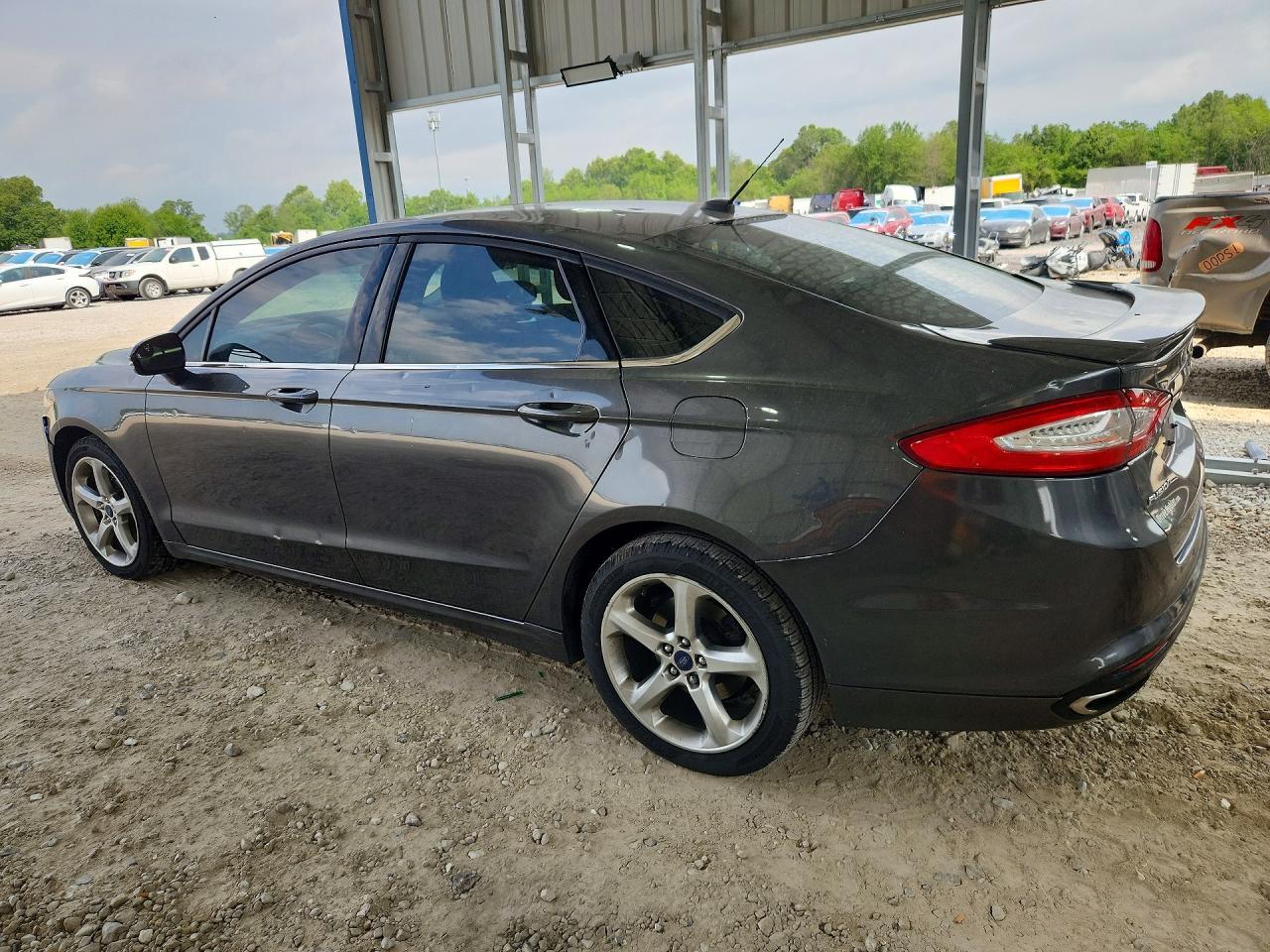 2016 Ford Fusion Se - Фото 2