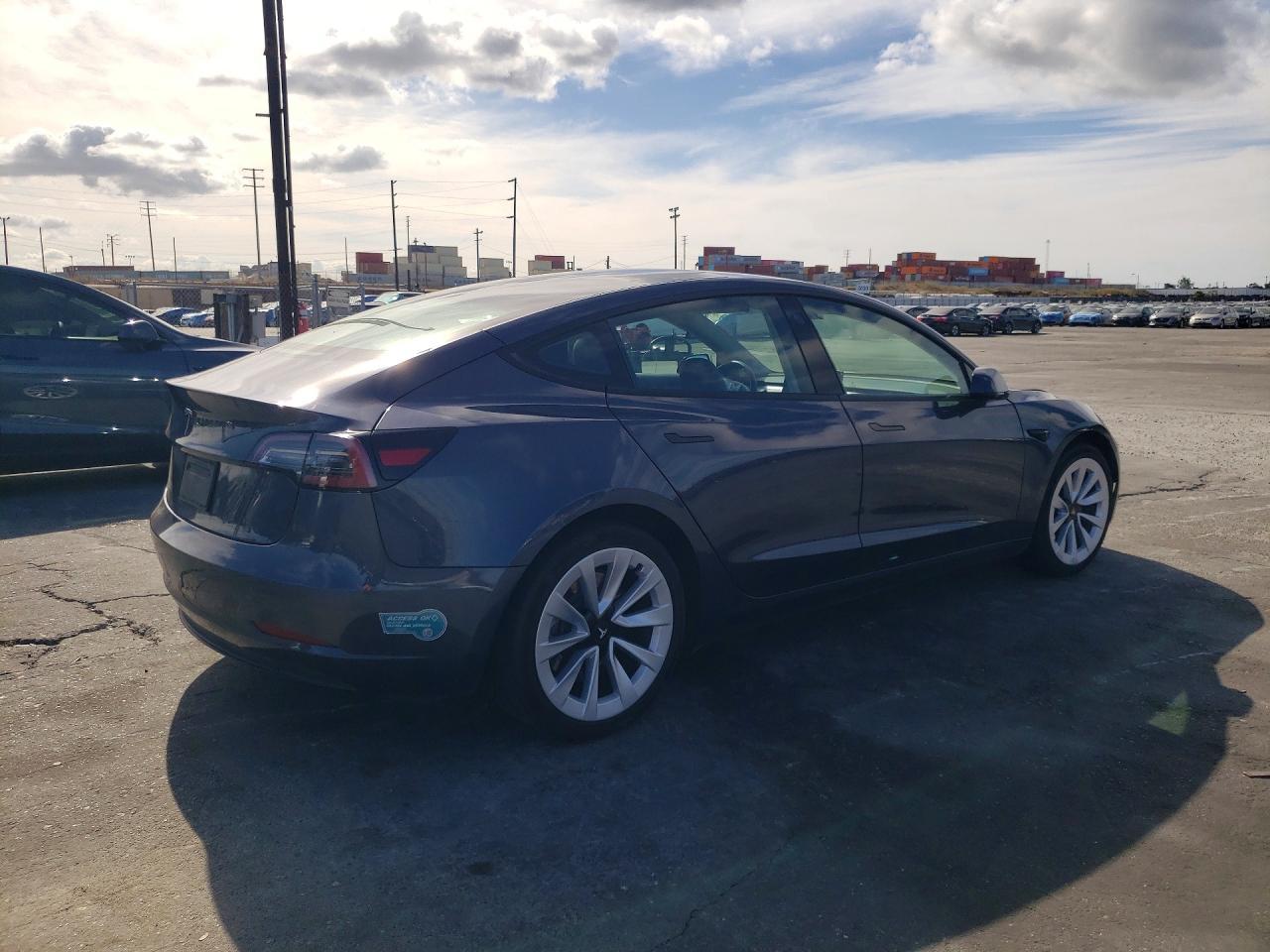 2022 Tesla Model 3 - Фото 3