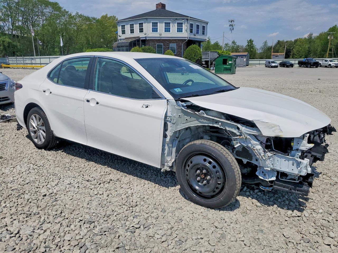 2021 Toyota Camry Le - Image 4