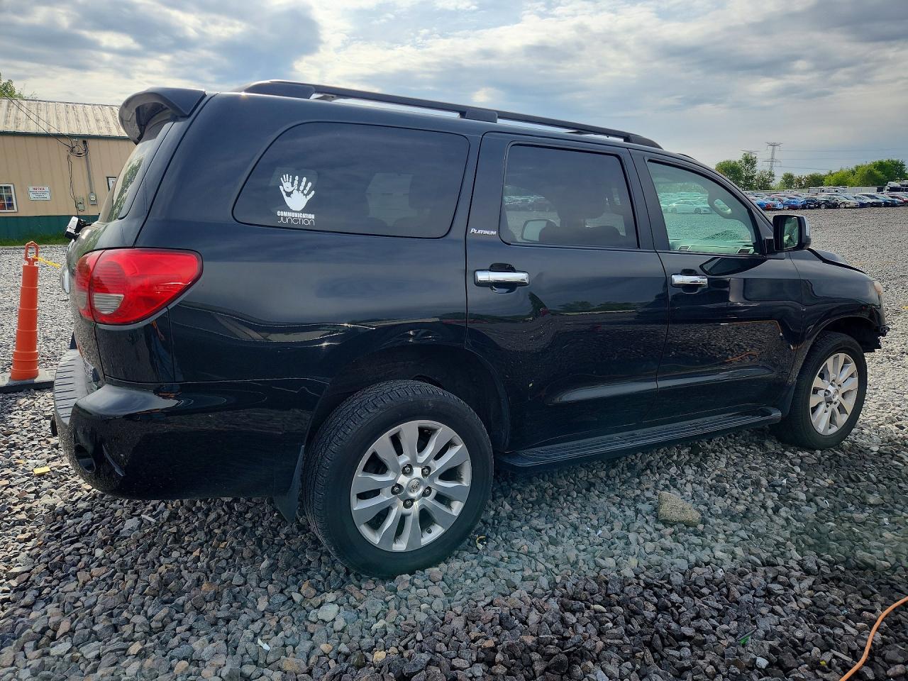 2013 Toyota Sequoia Platinum - Image 3