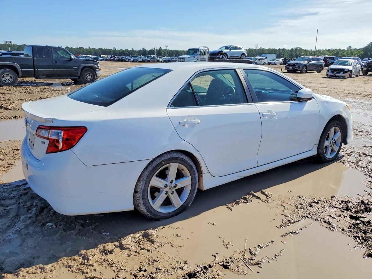 2014 Toyota Camry Se - Фото 3