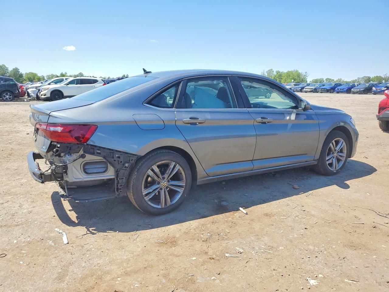 2024 Volkswagen Jetta Se - Image 3