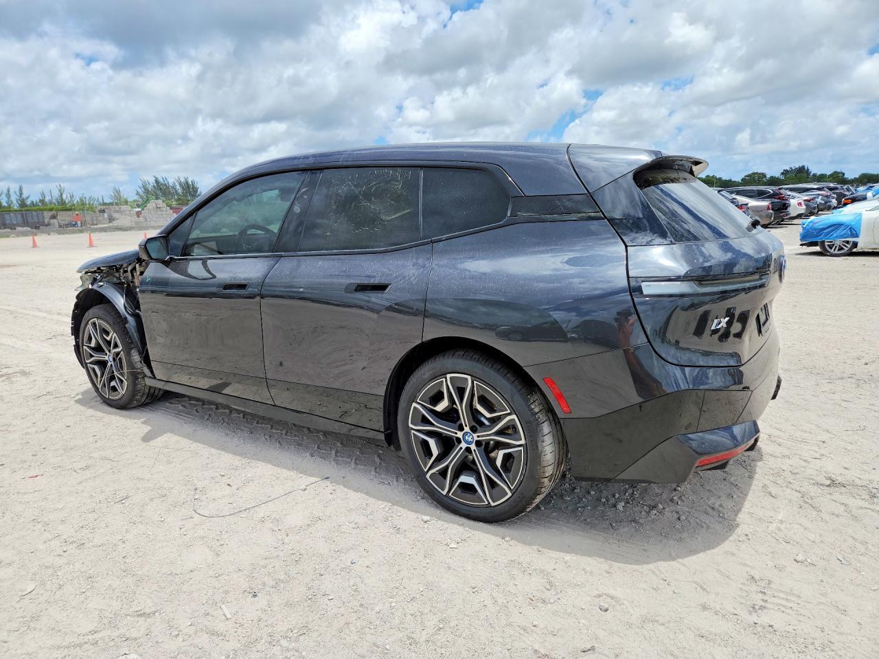 2024 BMW Ix xDrive50 - Фото 2
