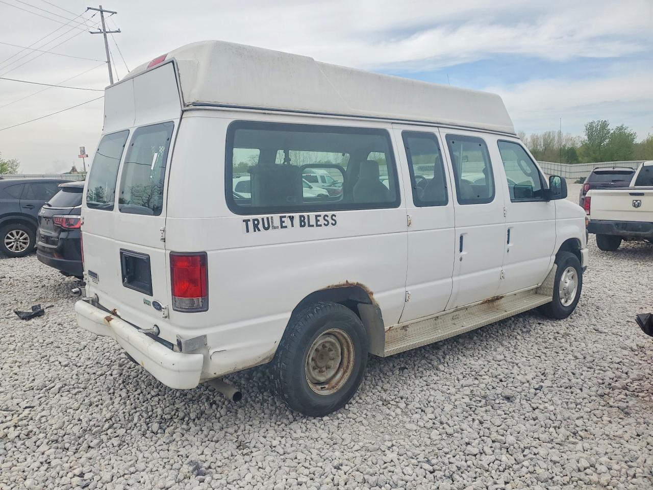 2009 Ford Econoline E250 Van - Image 3