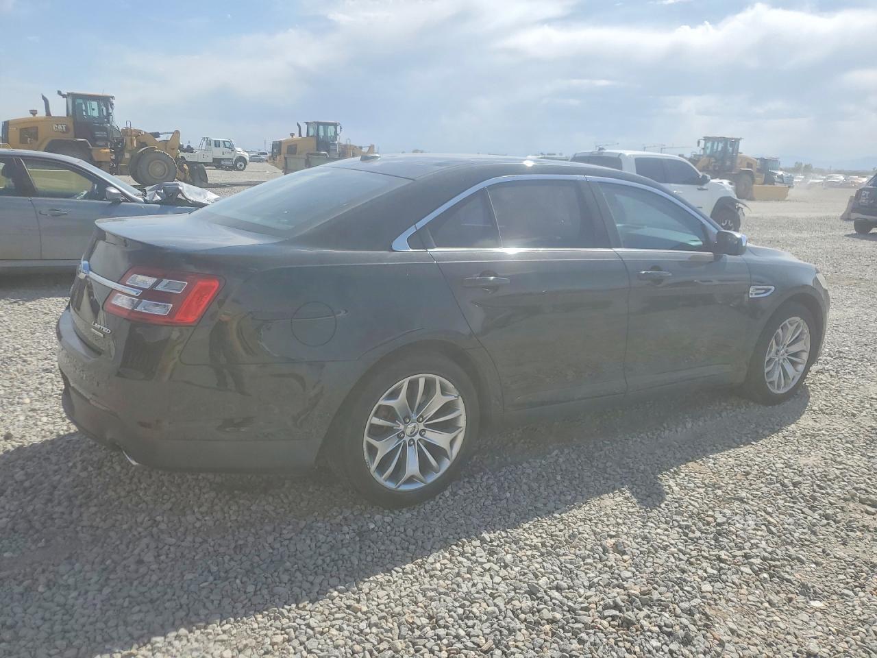 2013 Ford Taurus Limited - Image 3