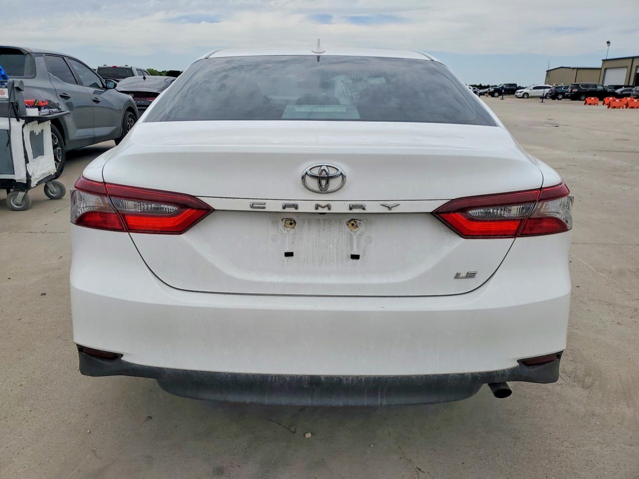 2023 Toyota Camry Le - Image 6
