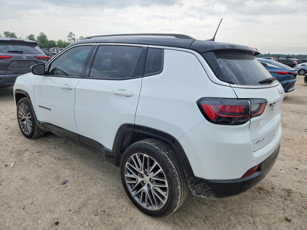 2022 Jeep Compass - Image 2