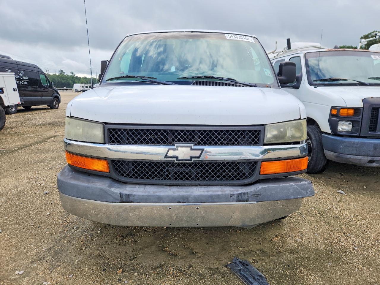 2003 Chevrolet Express G2500 - Image 5
