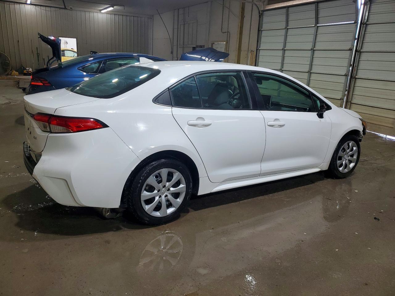 2021 Toyota Corolla Le - Image 3