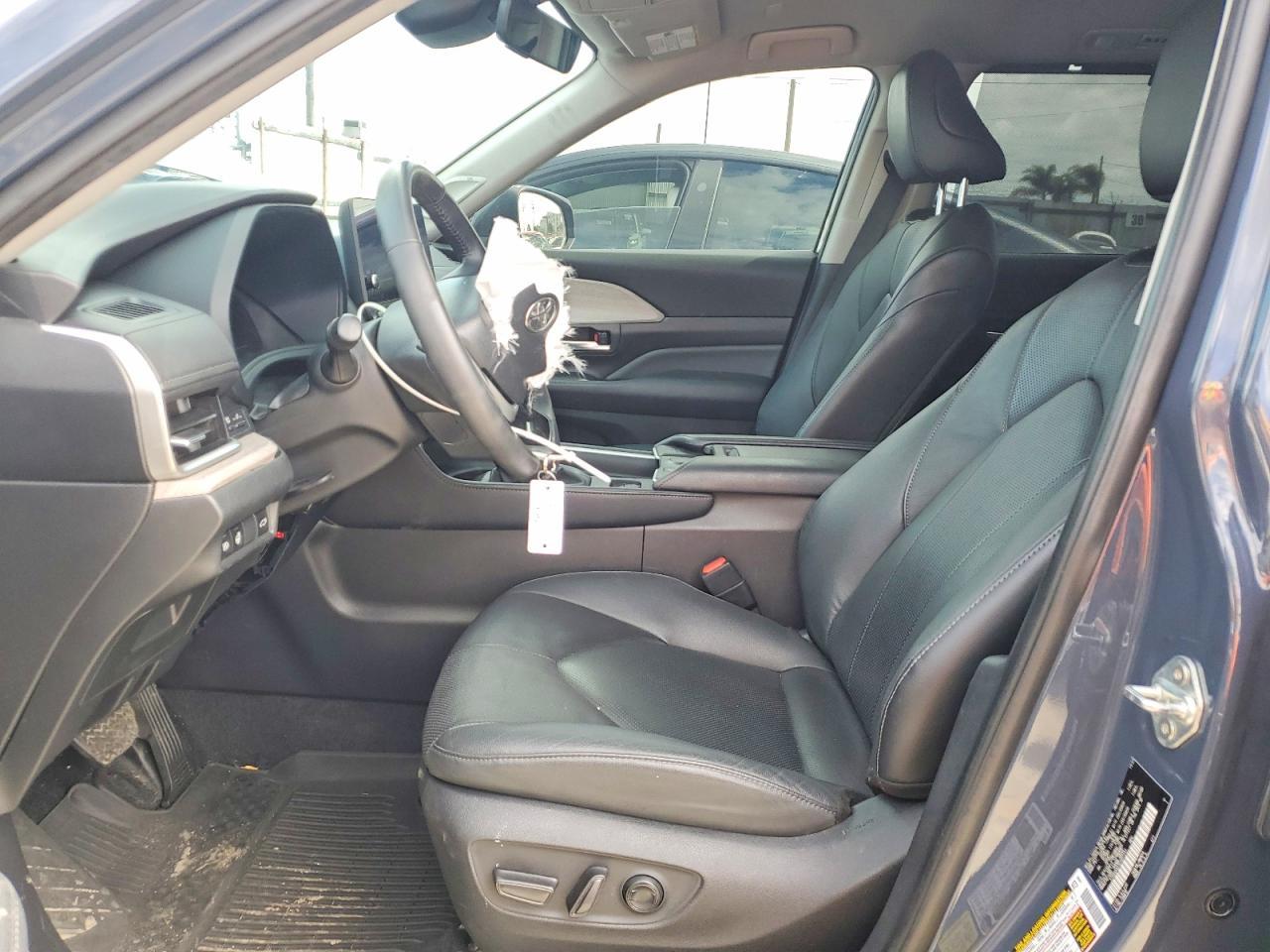 2024 Toyota Grand Highlander Limited - Image 7