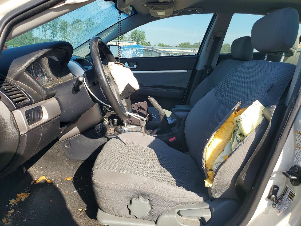 2008 Mitsubishi Galant - Image 7