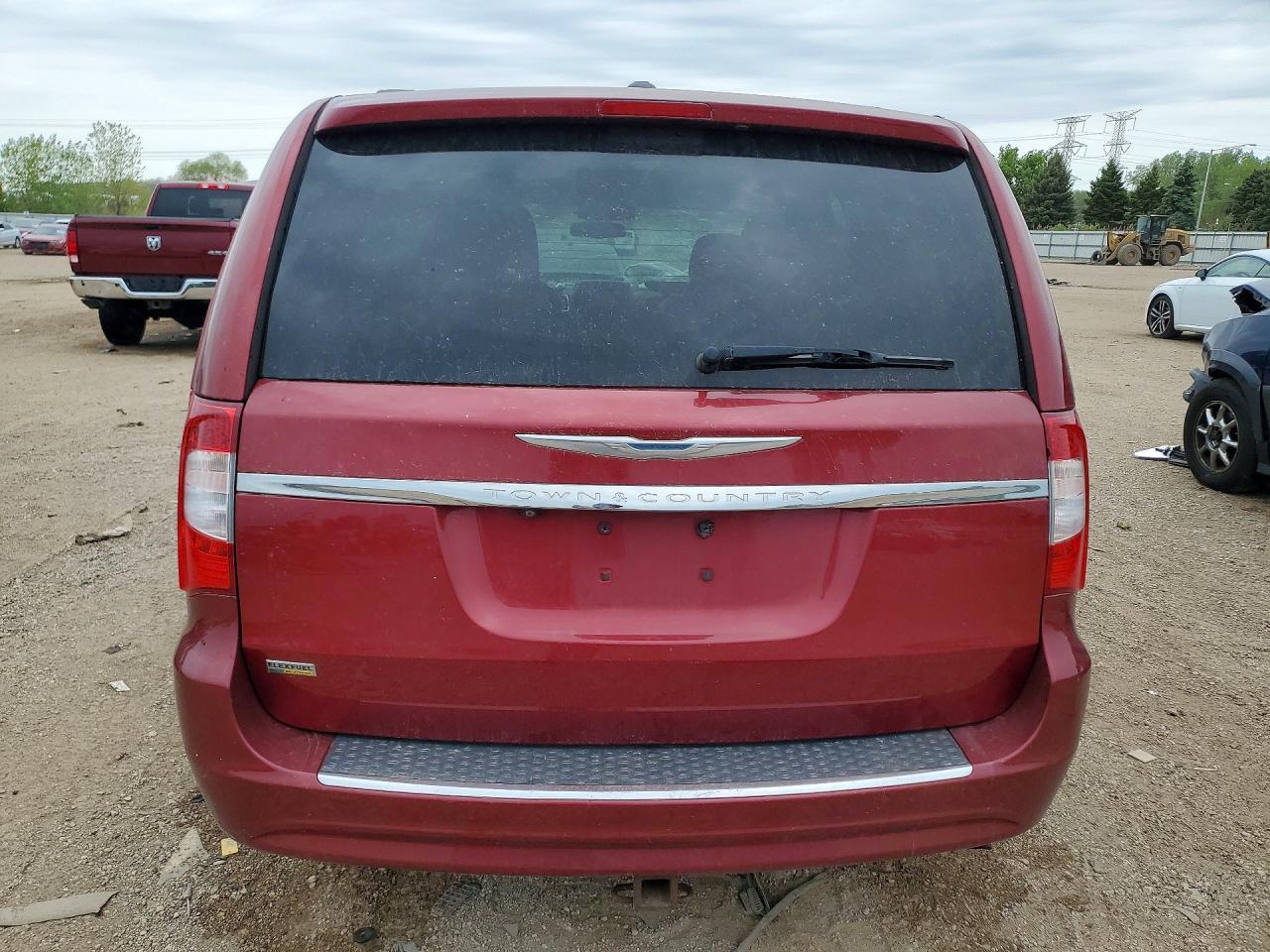 2015 Chrysler Town & Country Touring - Фото 6