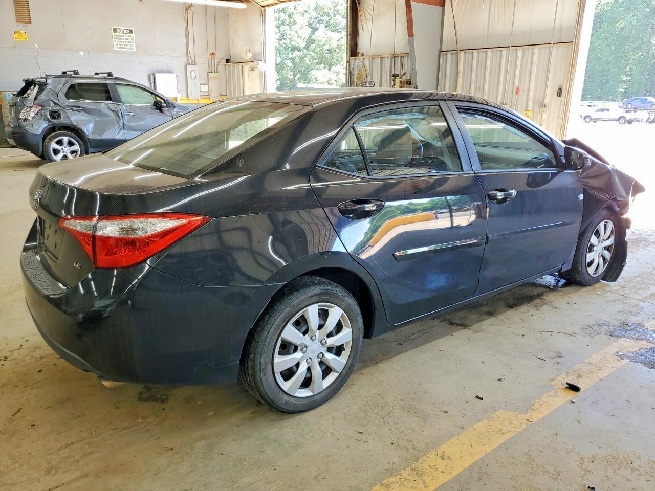 2015 Toyota Corolla Le - Фото 3