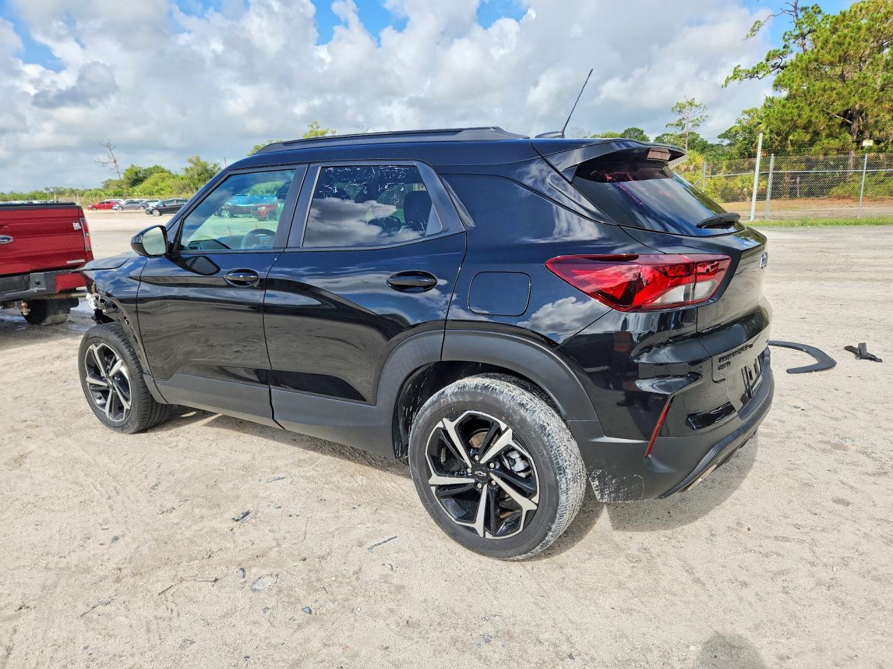 2023 Chevrolet Trailblazer Rs - Image 2