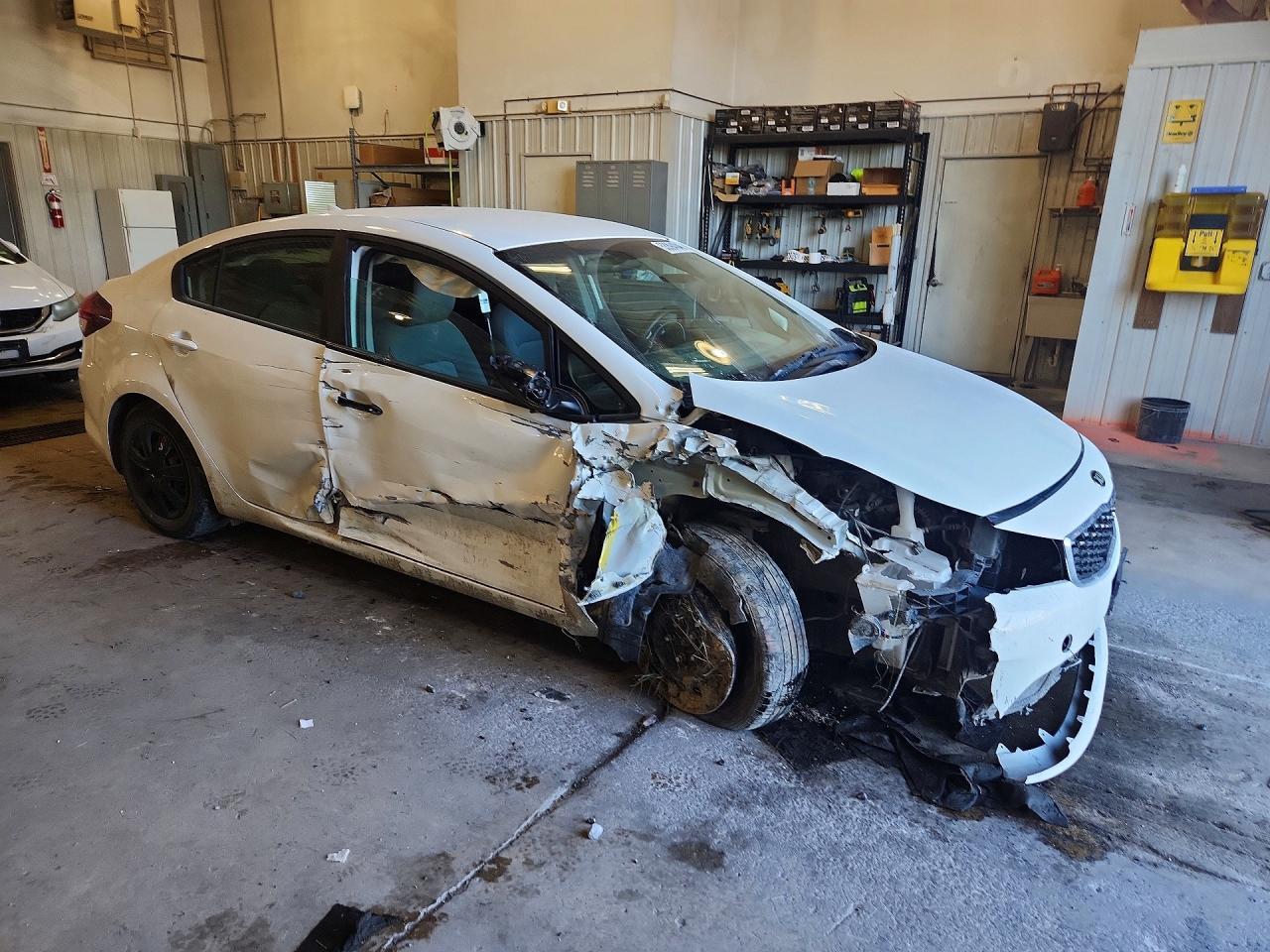 2017 Kia Forte Lx - Image 4