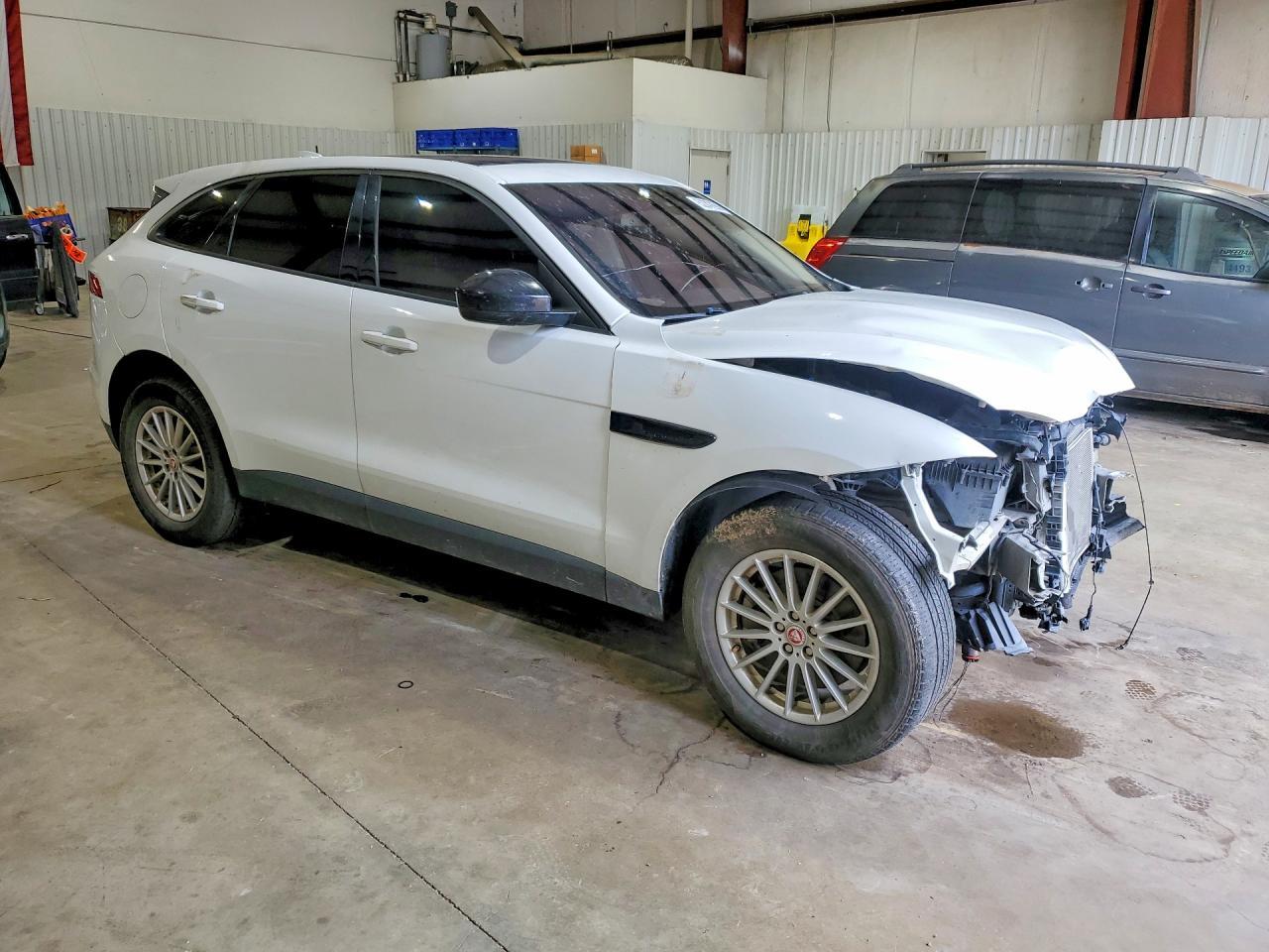 2017 Jaguar F-Pace - Фото 4