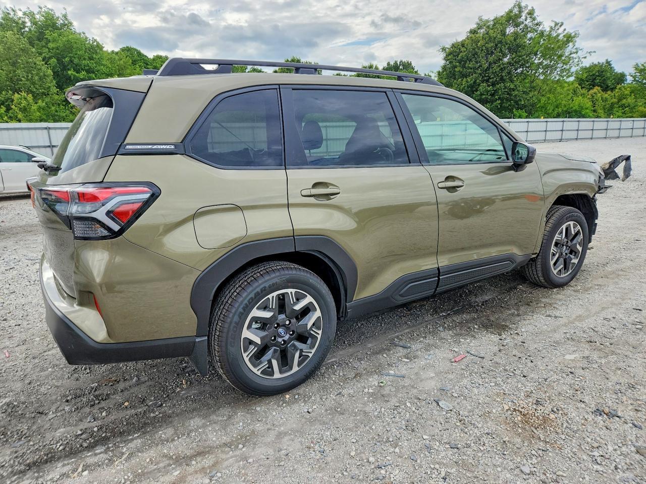 2025 Subaru Forester Premium - Image 3