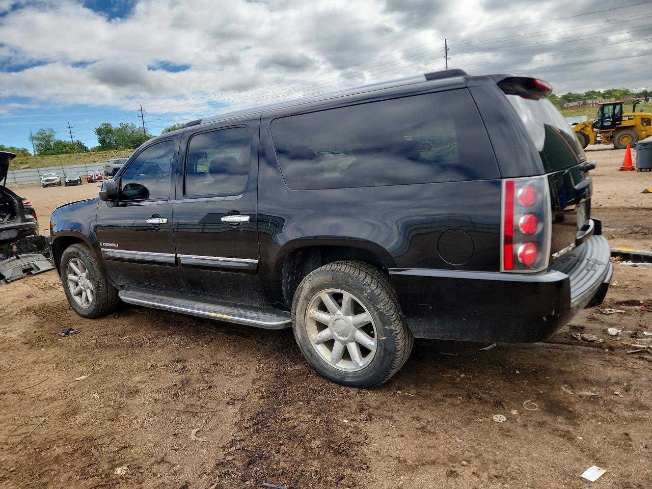 2008 GMC Yukon Xl Denali - Image 2