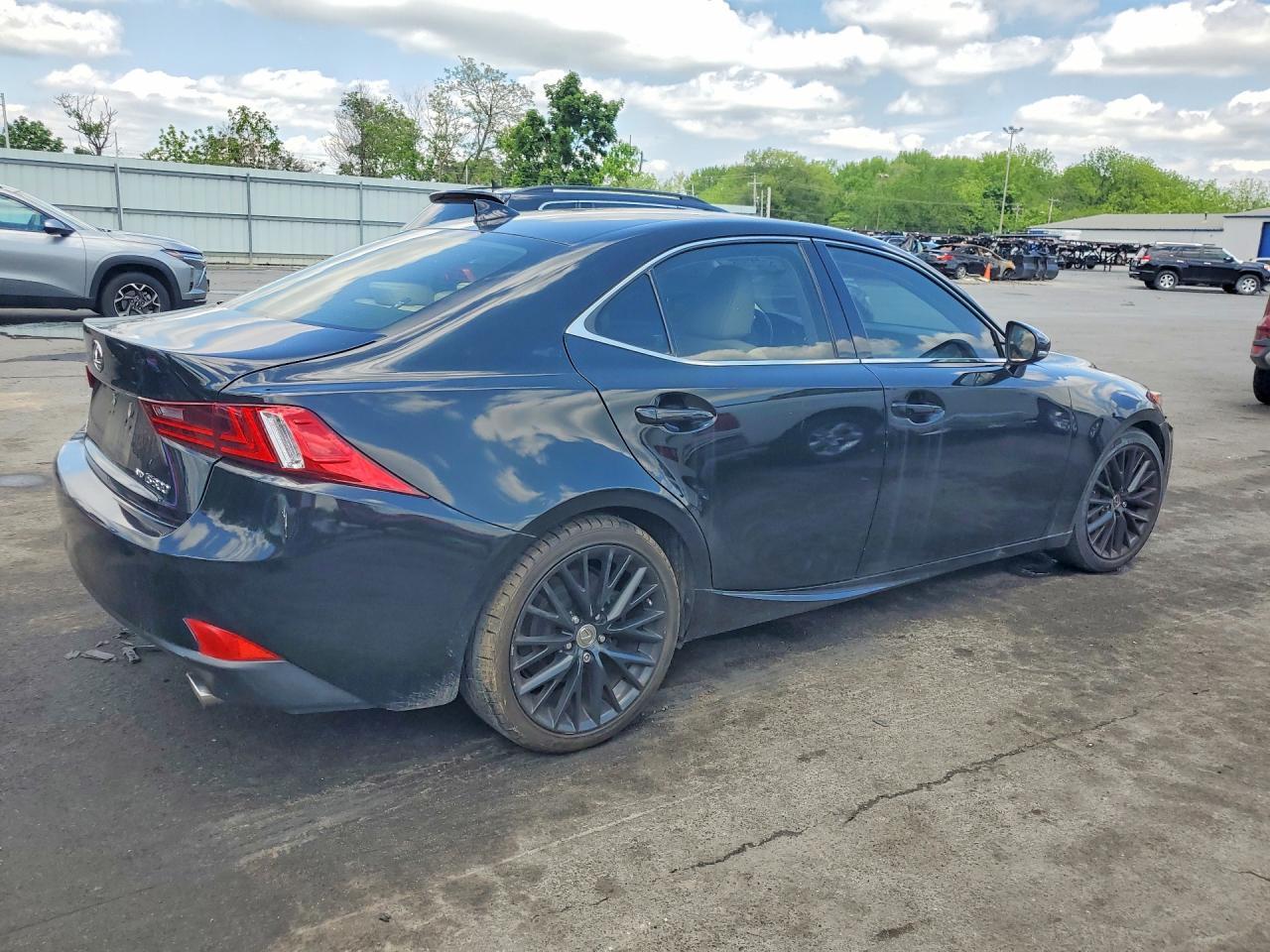 2016 Lexus Is 300 - Image 3
