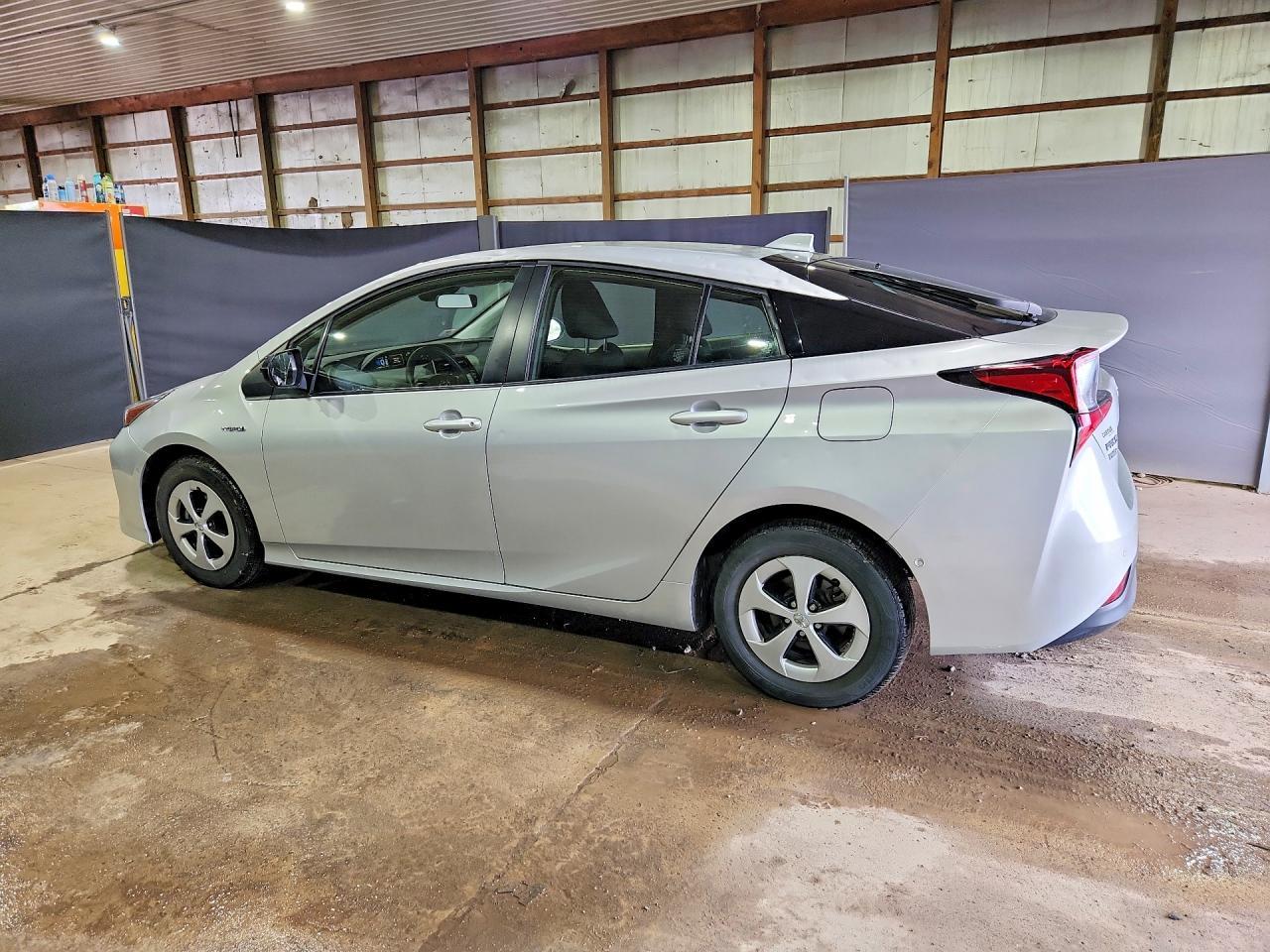 2022 Toyota Prius Le Awd-E - Image 2