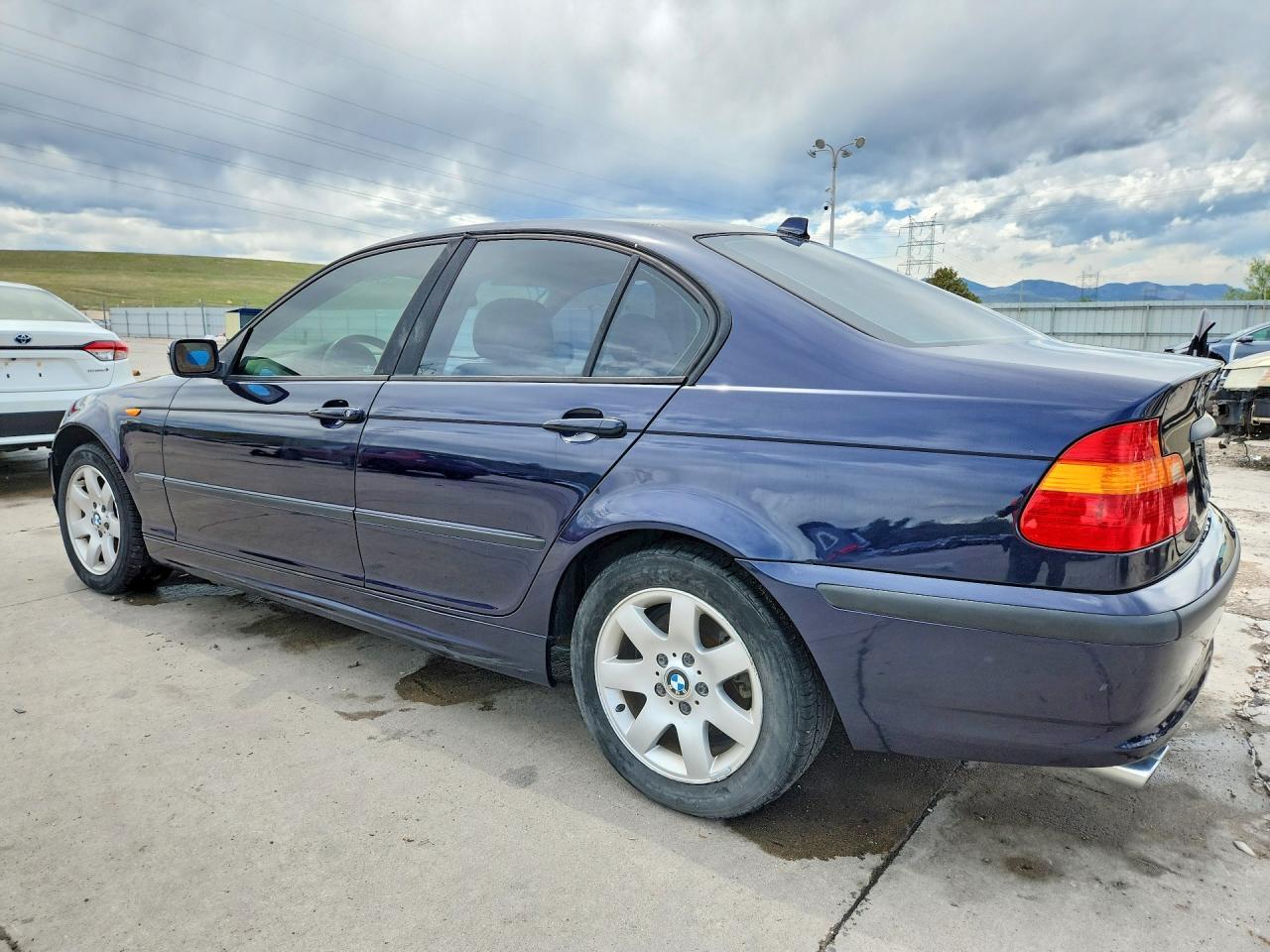 2004 BMW 325 Xi - Фото 2