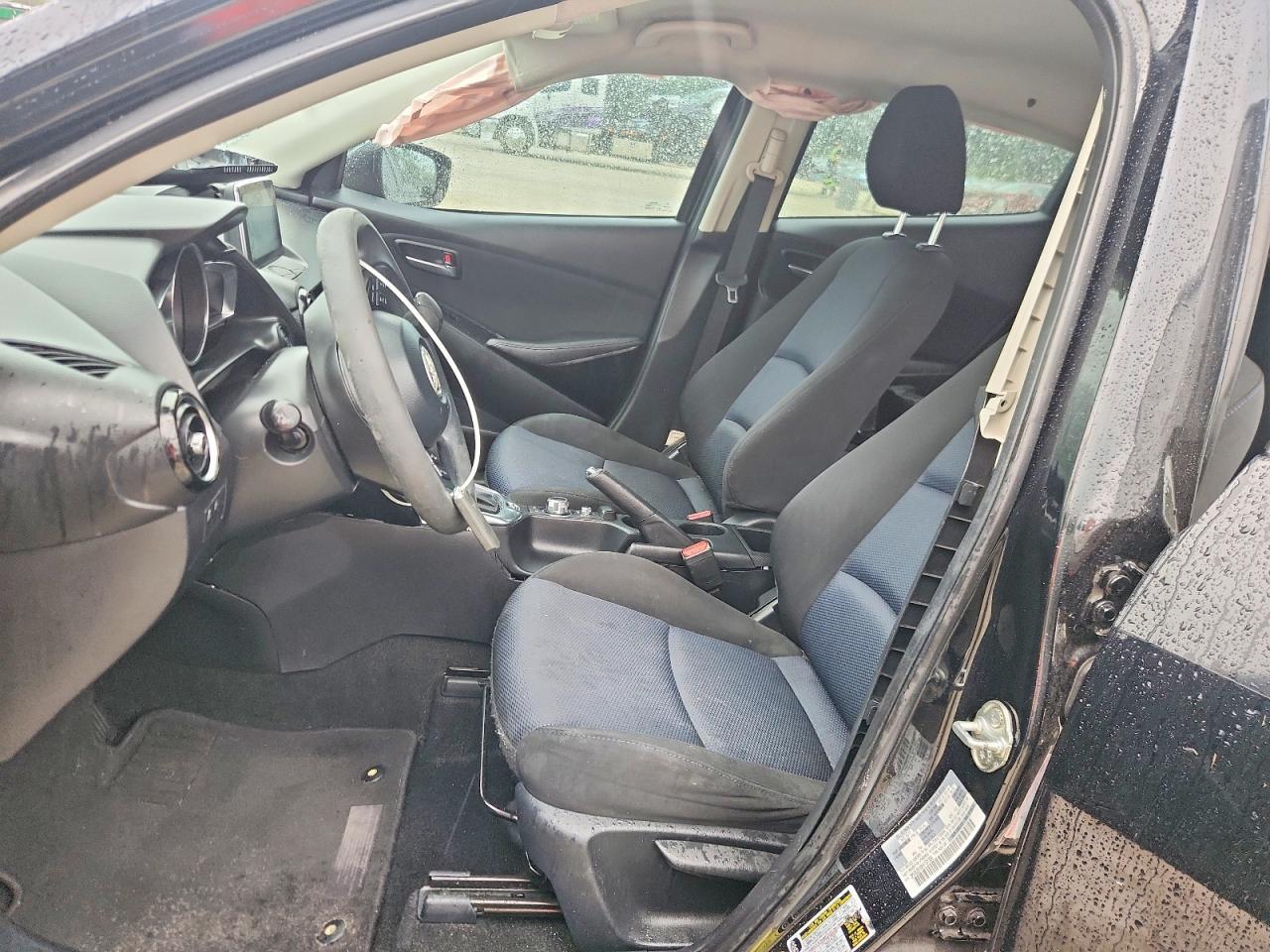 2017 Toyota Yaris Ia Base - Image 7