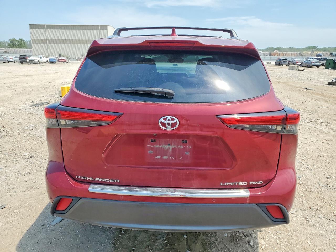 2021 Toyota Highlander Limited - Image 6