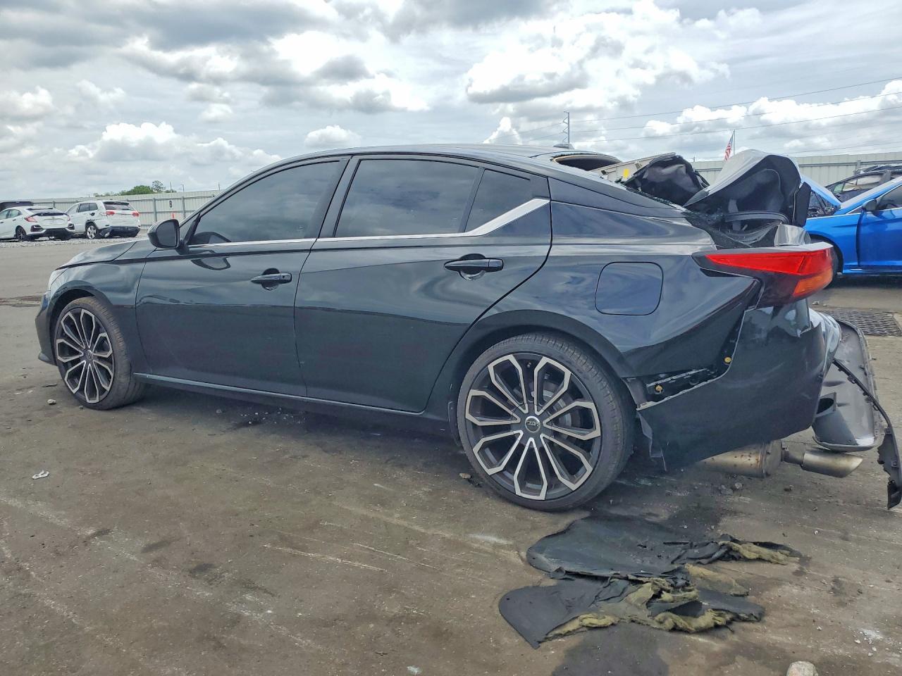 2021 Nissan Altima Sr - Image 2
