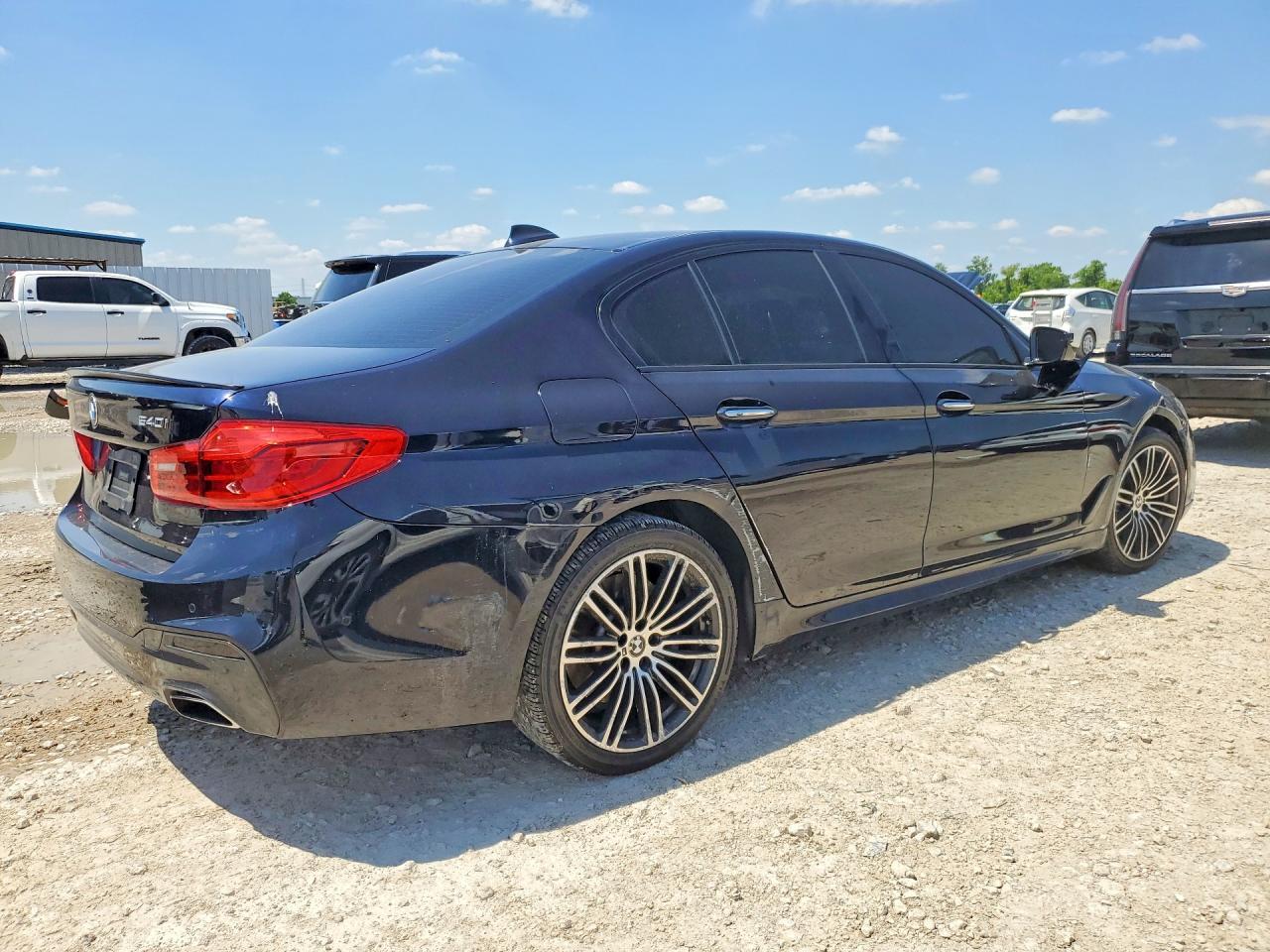 2018 BMW 540 - Image 3