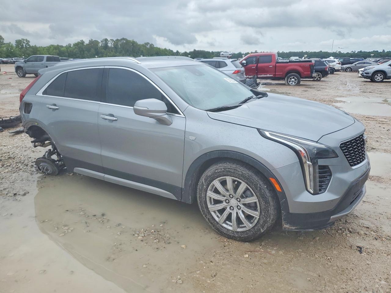 2023 Cadillac Xt4 Premium Luxury - Image 4