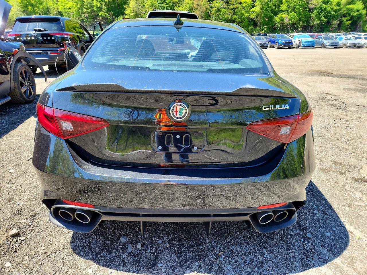 2023 Alfa Romeo Giulia Quadrifoglio - Фото 6