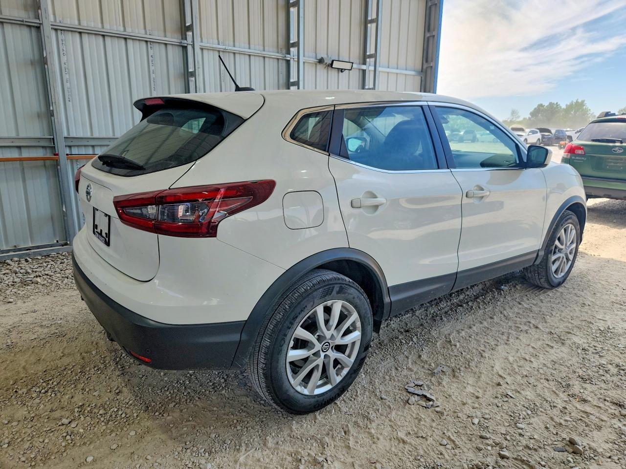 2021 Nissan Rogue Sport S - Фото 3